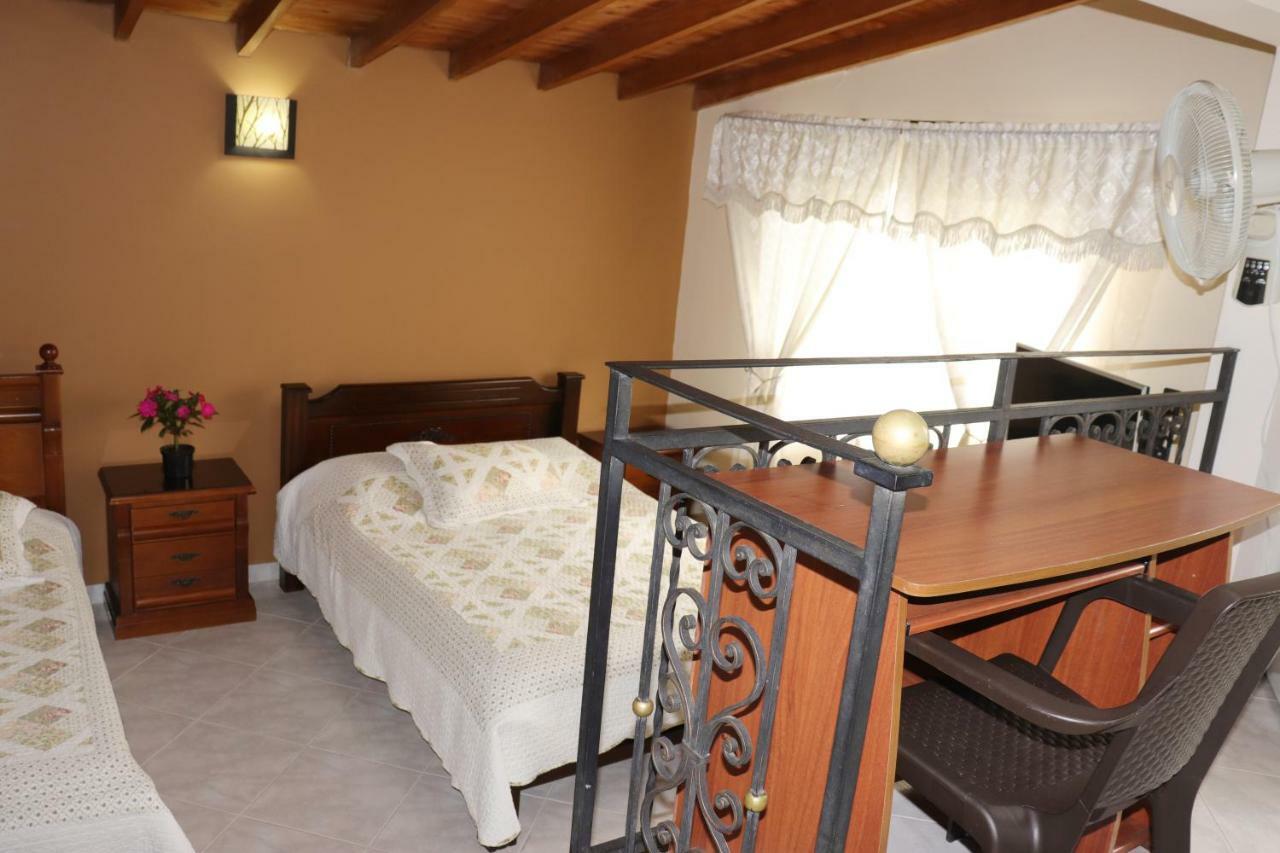 Mayorca Homestay Медельїн Екстер'єр фото
